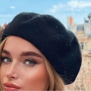 Elegant Black Beret & hats for Women